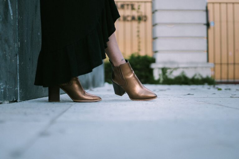 Botines metálicos urbanos para mujer