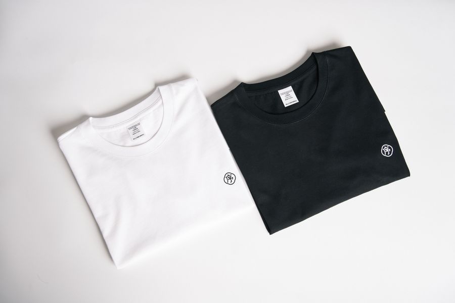 camisetas basicas negra blanca 1 Camisetas básicas negra y blanca