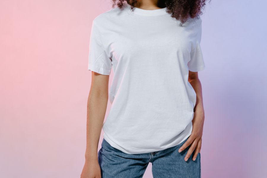 look casual diario camiseta blanca jeans 1 Look casual diario con camiseta blanca y jeans