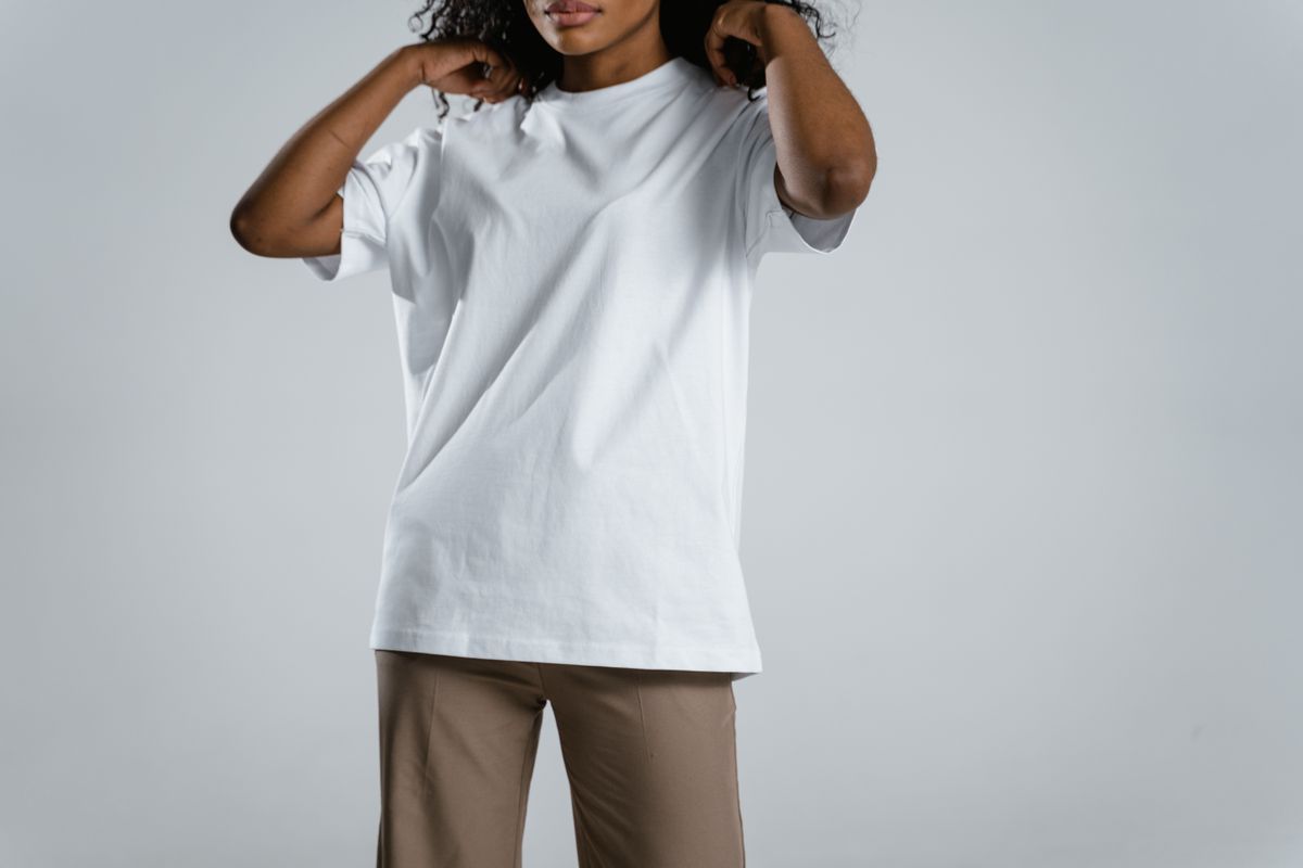 Polera básica blanca para clóset cápsula