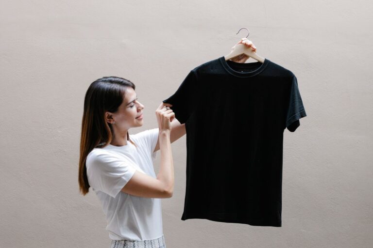 Polera negra casual para uso diario