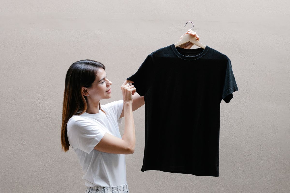Polera negra casual para uso diario