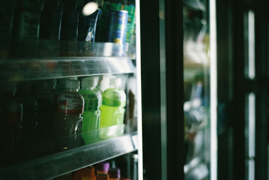 bebidas variadas refrigerador comercial 2 Bebidas variadas en refrigerador comercial