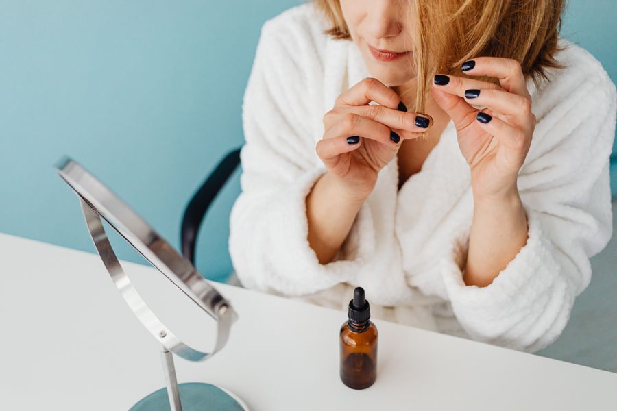 Cuidado capilar con aceite para cabello