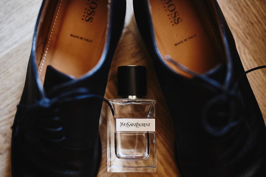 perfume yves saint laurent entre zapatos 1 Perfume Yves Saint Laurent entre zapatos elegantes